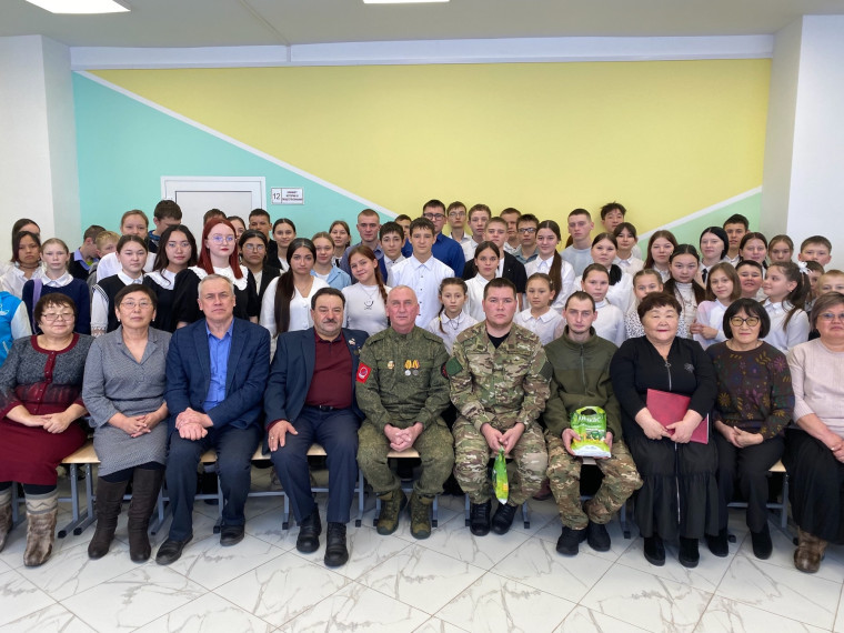 Единый классный час "Майские защитники Отечества".
